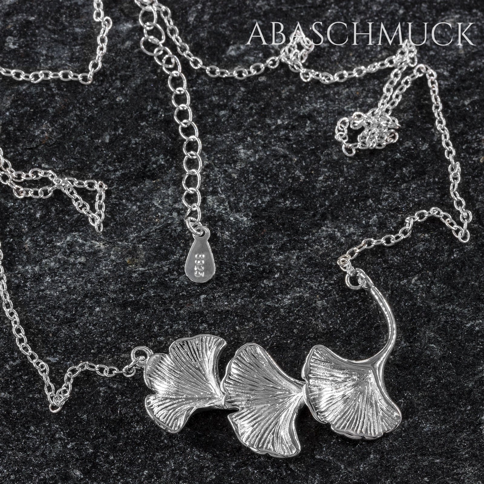 Silberkette mit Ginkgo-Blättern aus 925 Sterling Silber – zarte, handgefertigte Halskette 40 + 4,5 cm
