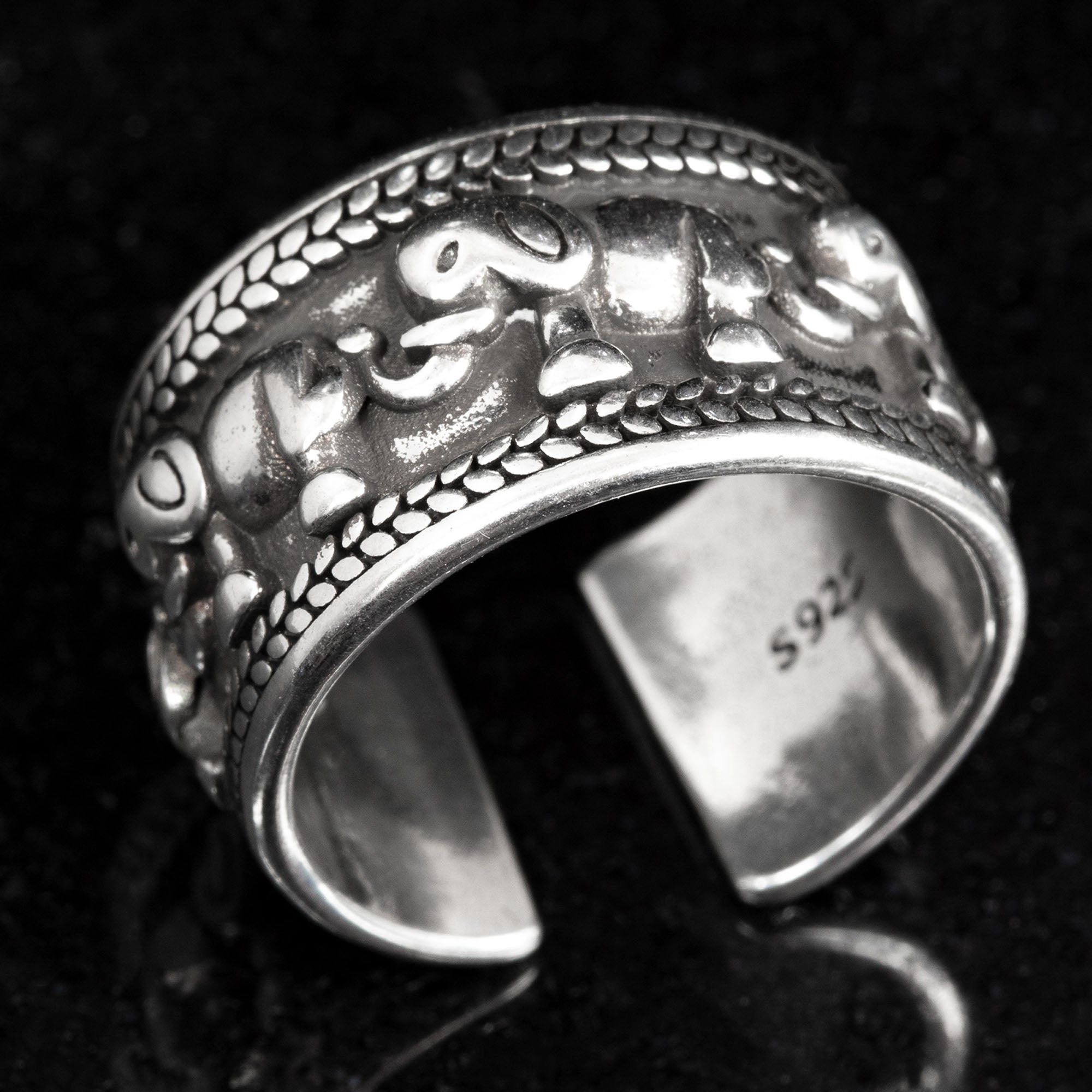 Makroaufnahme: verstellbarer 925 Silberring offen mit Elefanten-Ornament, detailreiche Bordüre, Sterlingsilber nickelfrei