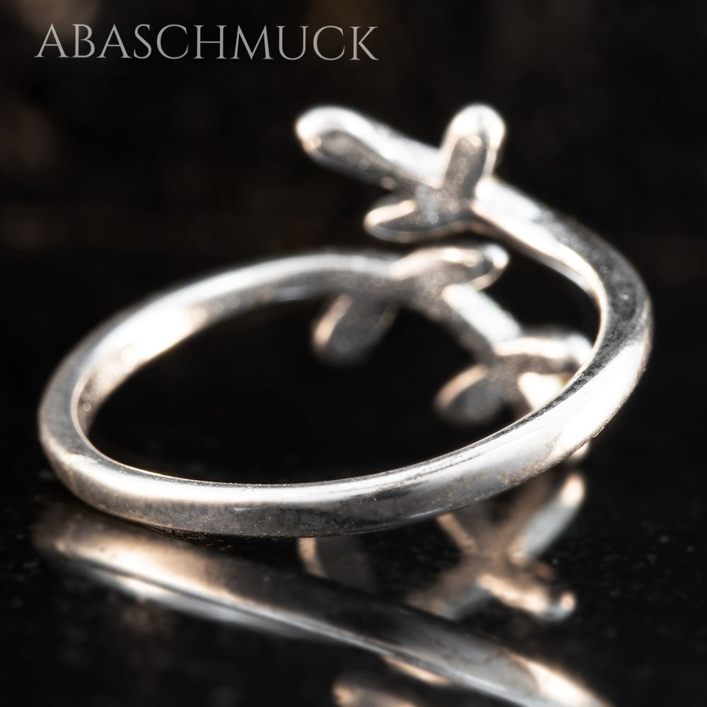 Detailaufnahme Silberring 925 mit goldfarbenen Zweigen