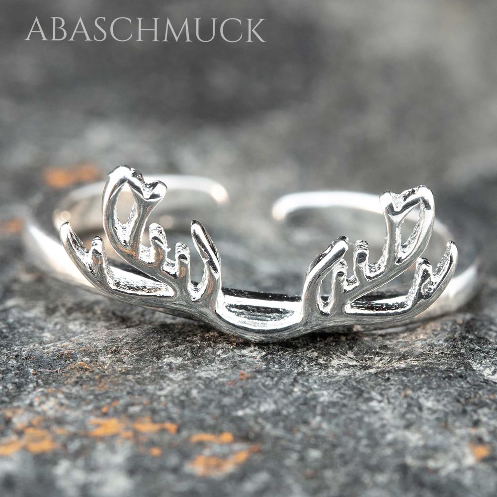 Detailaufnahme Geweihmotiv Silberring 925