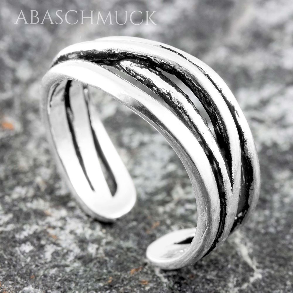 Bandring im offenen Design mit strukturierten Linien aus 925er Silber.