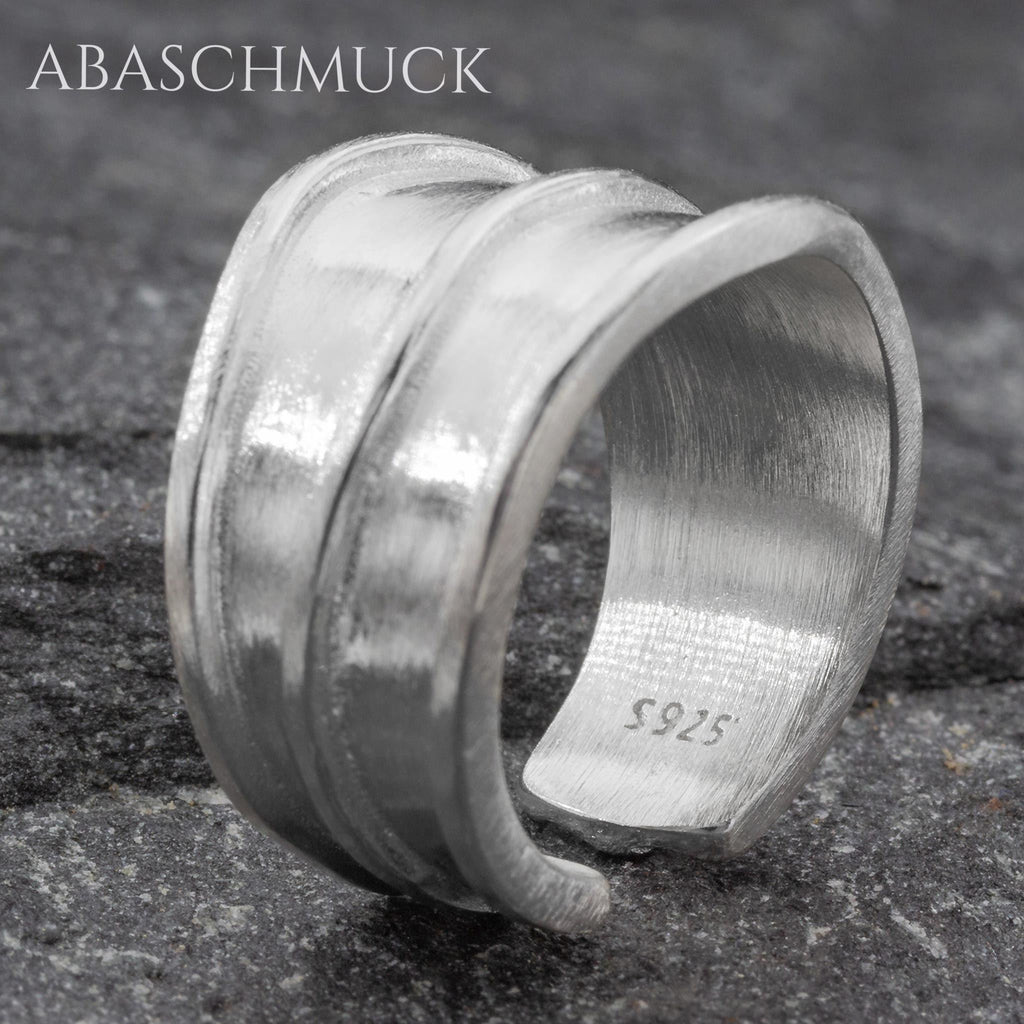 Verstellbarer Ring Bandring offen Silberring – strukturierter Damenring mit sanften Linien
