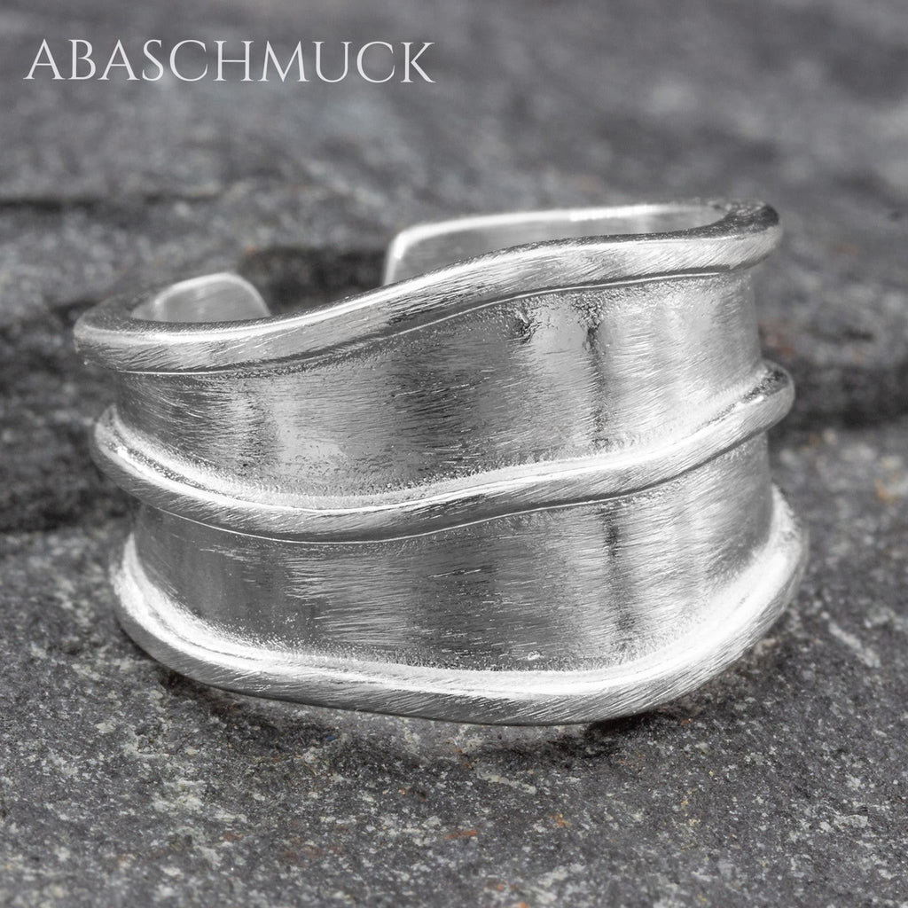 Verstellbarer Ring Bandring offen Silberring – strukturierter Damenring mit sanften Linien