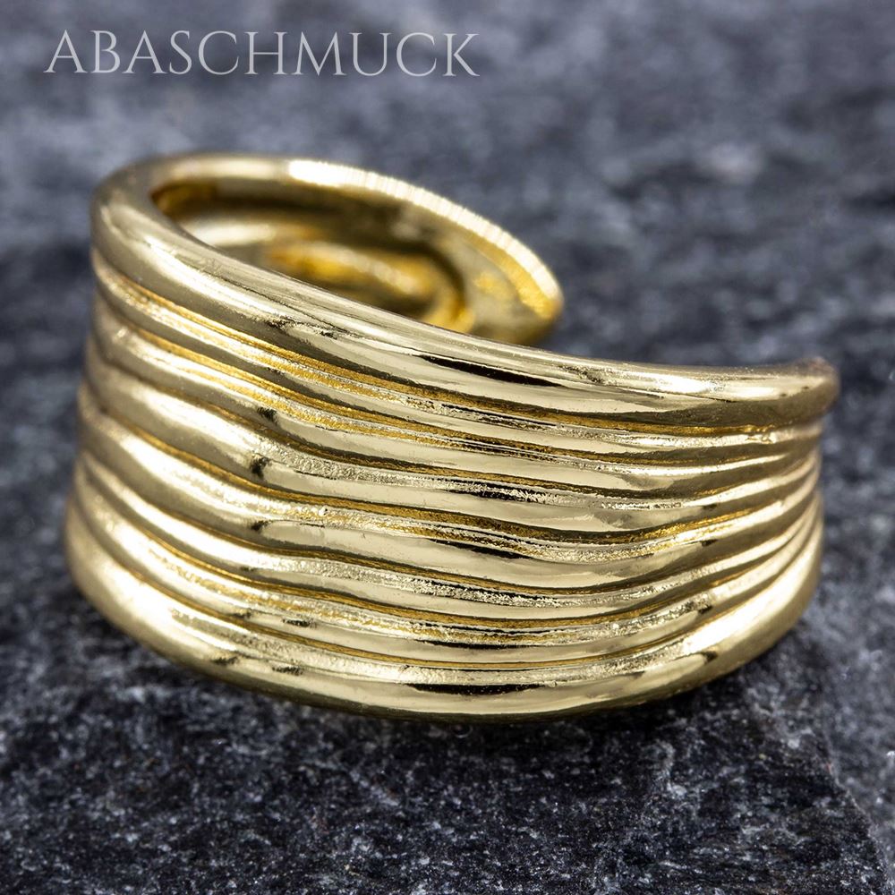 Offener goldfarbener Silberring 925 mit markanten Linien, seitliche Ansicht.