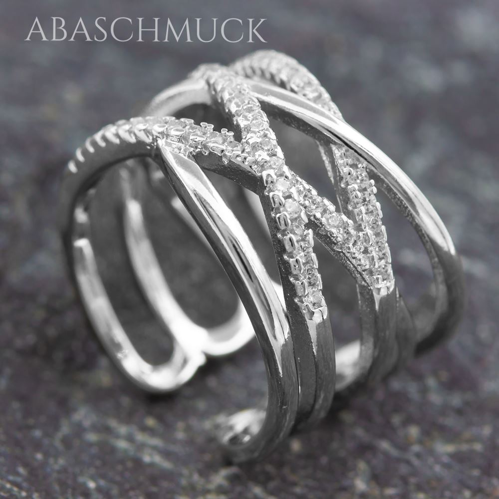 Eleganter Silberring 925 mit überkreuzten Linien, Nahaufnahme.