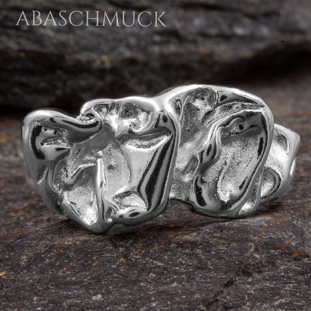 Organisch geformter Silberring 925 im offenen Design auf Naturstein fotografiert.